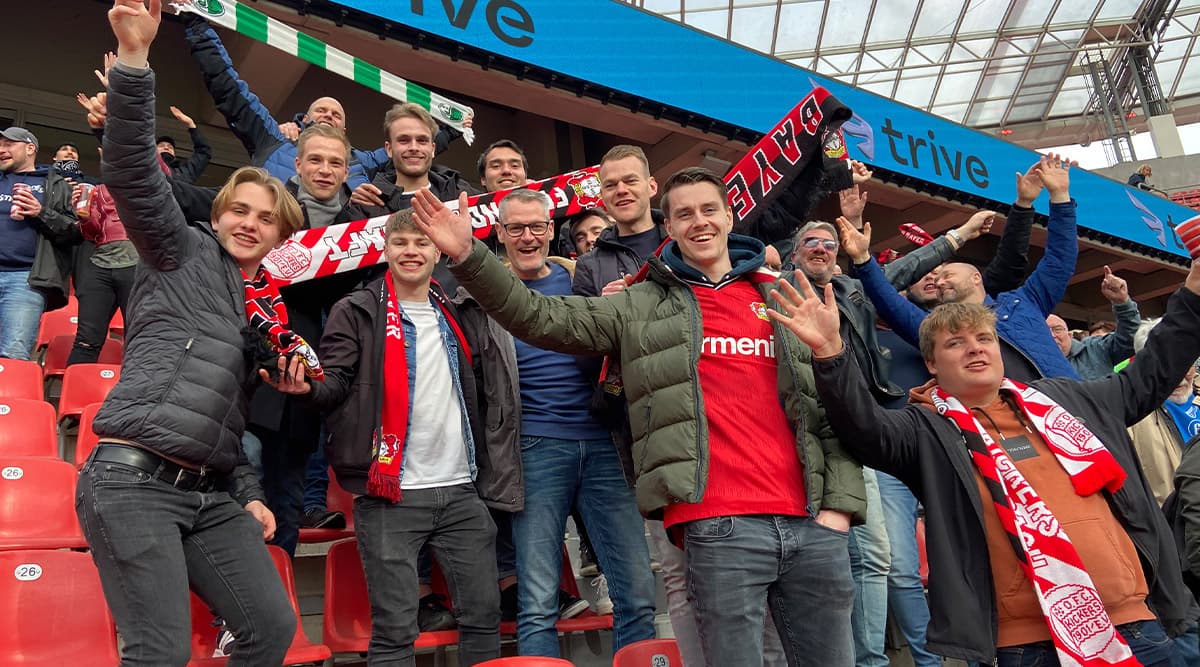 Reisetipps für eine Fußballreise mit gepacktem Koffer vor der Abreise